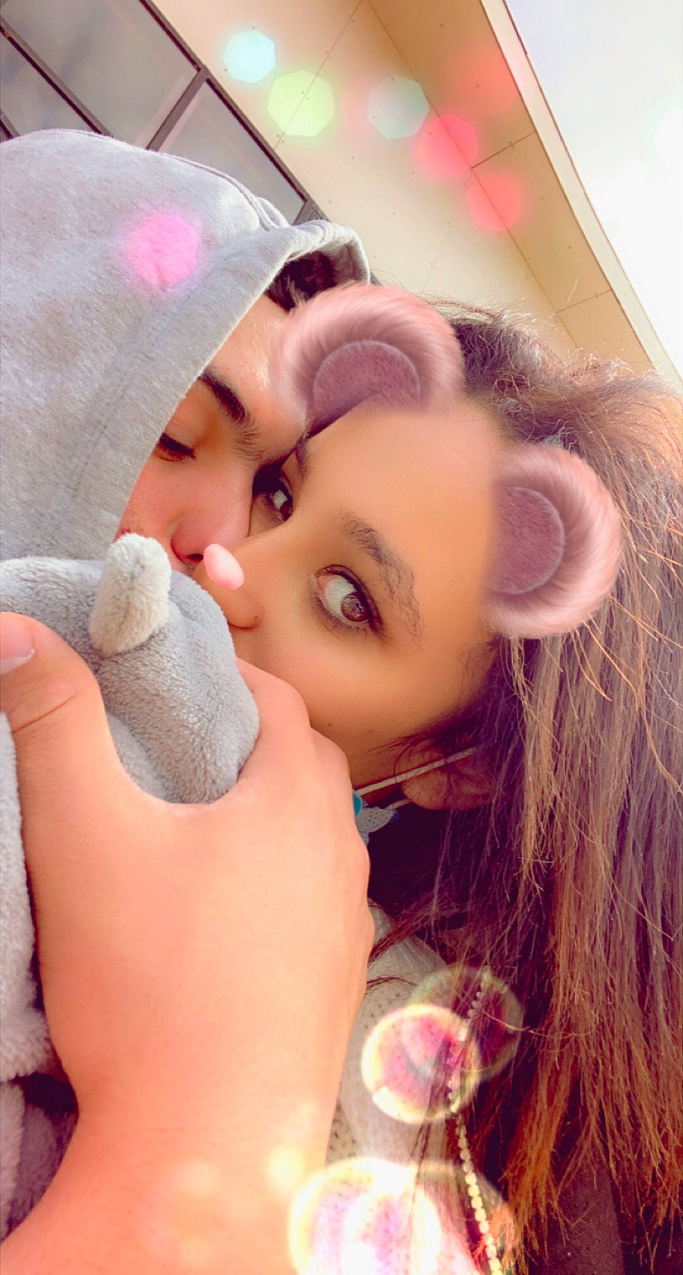 Louna participe au concours pour gagner de l'argent avec cette photo : cap, chin, cool, ear, eyebrow, eyelash, facial_expression, finger, forehead, gesture, happy, iris, jaw, lip, mouth, nail, neck, nose, person, pink