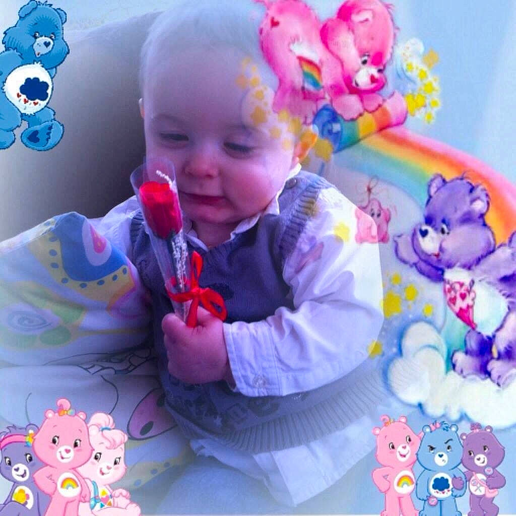 Nathan a rejoint le concours — aidez-le/la à gagner de superbes lots ! baby, baby_toys, child, person, photomontage, pink, play, toddler, toy