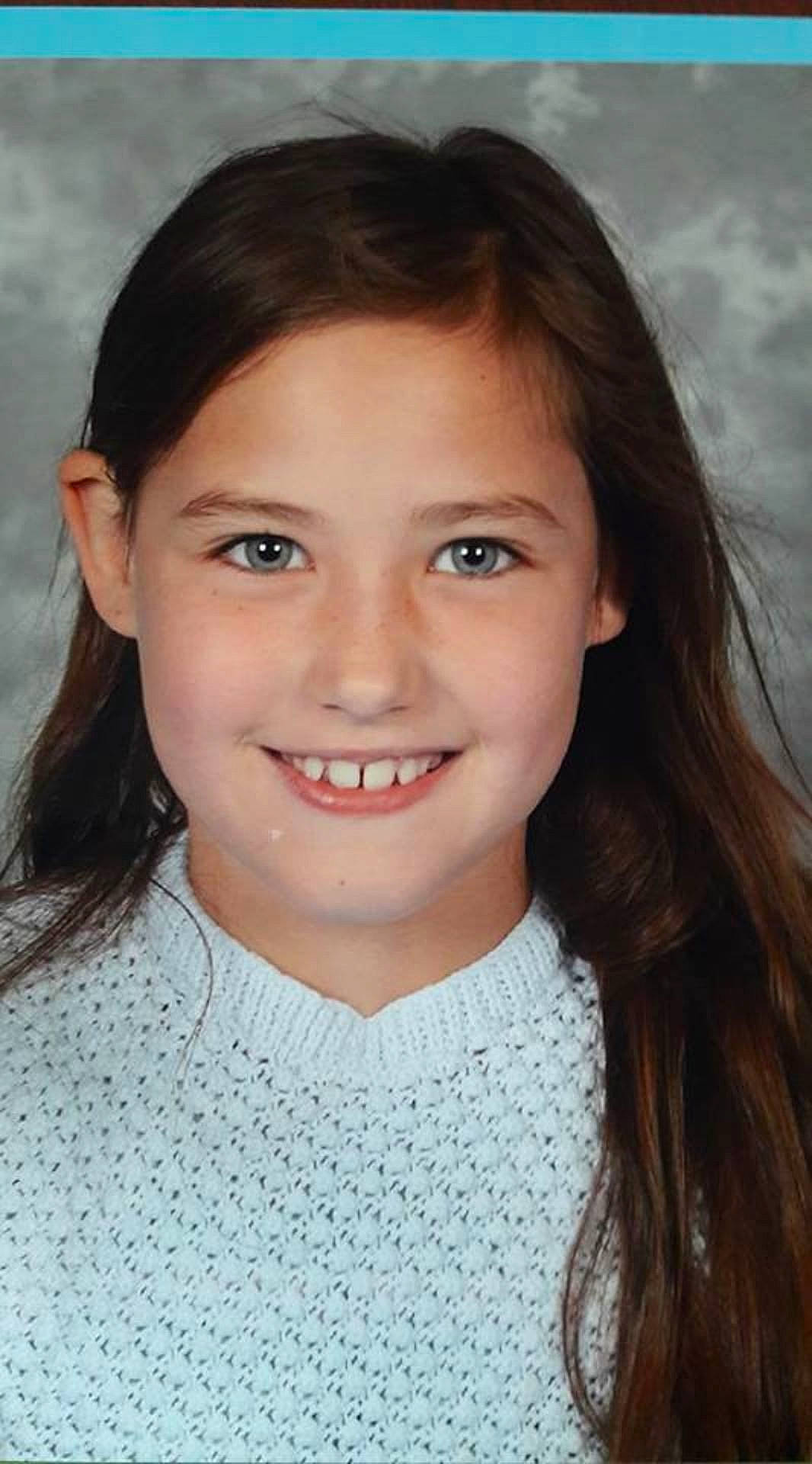 Louann participe au concours pour gagner de l'argent avec cette photo : beauty, brown_hair, child, eye, face, facial_expression, girl, hairstyle, head, joy, model, nose, person, photo_shoot, portrait, portrait_photography, skin, smile, woman