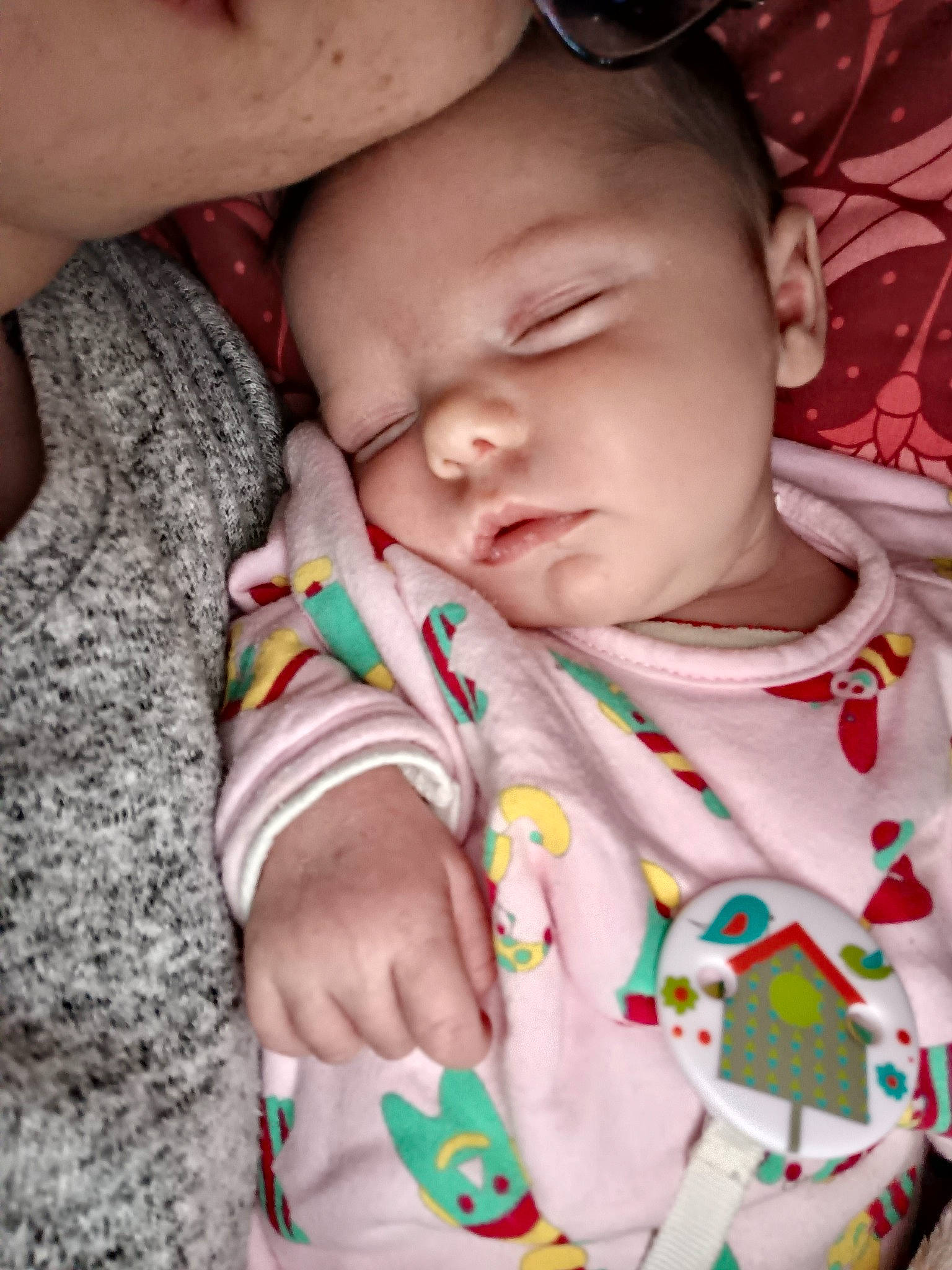 Judith a rejoint le concours — aidez-le/la à gagner de superbes lots ! baby, baby_toddler_clothing, cheek, child, chin, collar, comfort, eye, forehead, happy, iris, lip, mouth, neck, nose, person, pink, skin, sleeve, textile