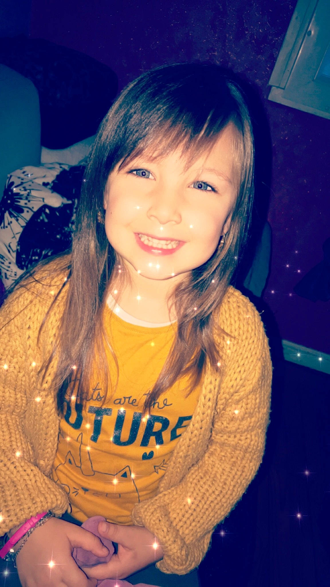 Louna a rejoint le concours — aidez-le/la à gagner de superbes lots ! bangs, beauty, black_hair, cheek, cool, emotion, eye, face, facial_expression, fun, girl, hair, hairstyle, head, human, human_hair_color, joy, long_hair, person, skin