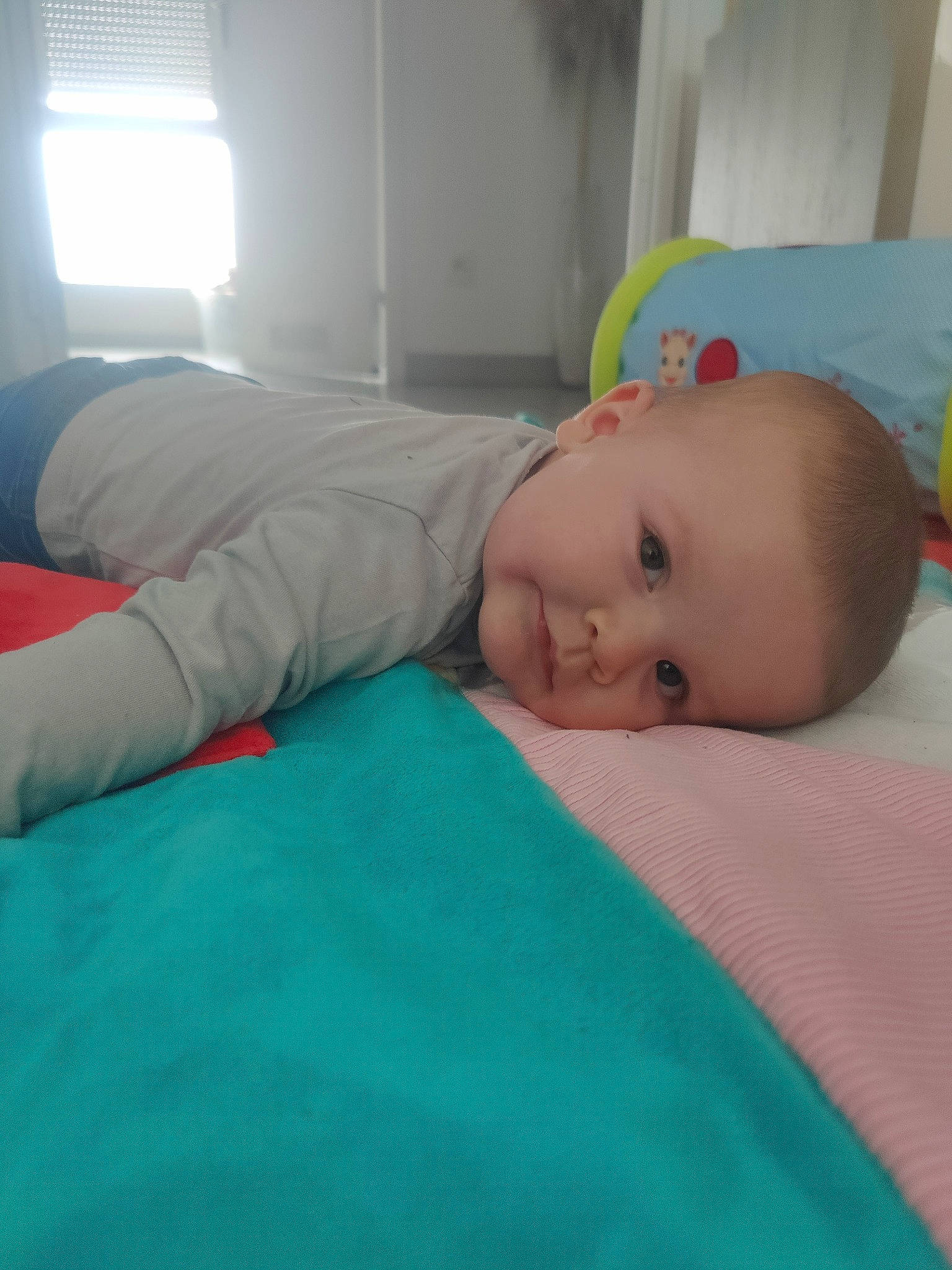 Liam a rejoint le concours — aidez-le/la à gagner de superbes lots ! baby, baby_products, baby_safety, baby_toddler_clothing, bed, bedding, bedtime, child, comfort, elbow, flooring, fun, linens, person, pillow, room, sleep, toddler