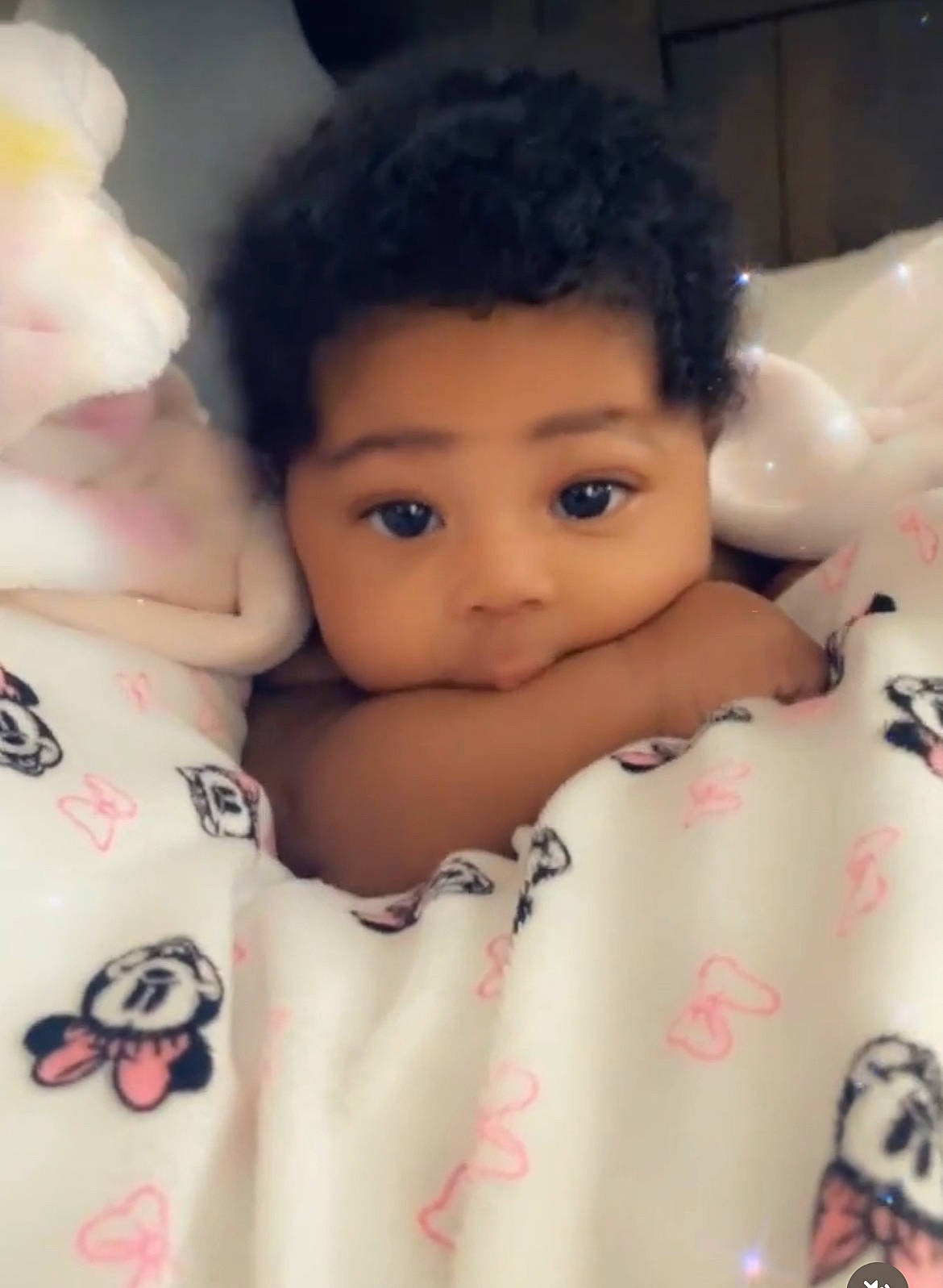 Legacy is registered to the contest to win money with this photo: arm, cheek, chin, eye, eyebrow, eyelash, face, facial_expression, forehead, hair, hairstyle, hand, head, lip, mouth, muscle, nose, organ, person, product