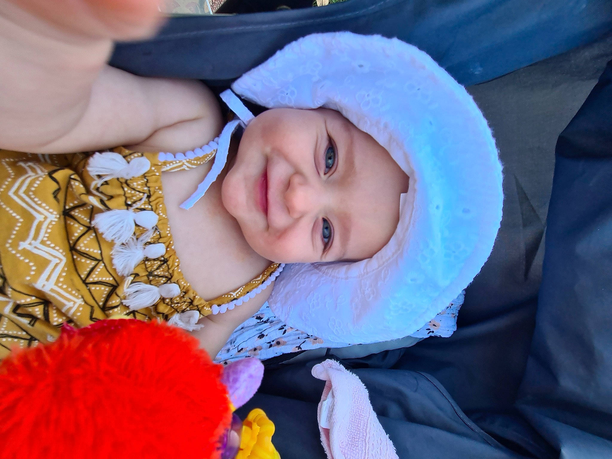 Harmony a rejoint le concours — aidez-le/la à gagner de superbes lots ! baby, baby_toddler_clothing, beauty, cheek, eye, fun, happy, headgear, headwear, human_body, iris, joy, lip, mouth, nose, person, pink, red, skin, smile