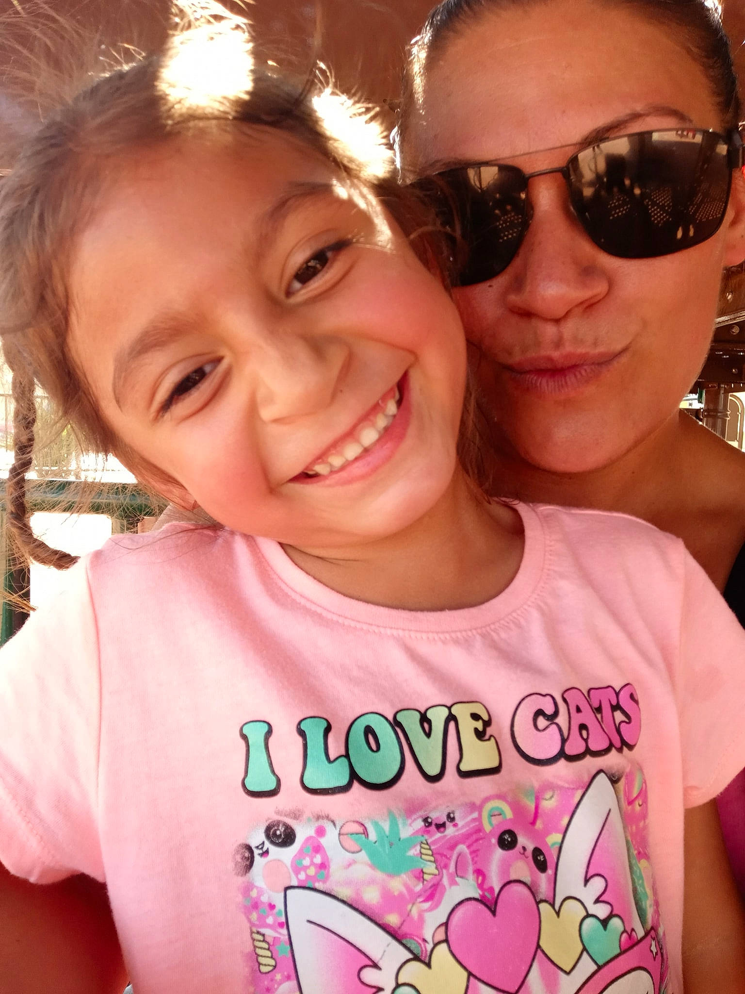 Aria is registered to the contest to win money with this photo: cheek, chin, face, facial_expression, glasses, goggles, hairstyle, happy, joy, lip, mouth, nose, organ, person, photograph, pink, skin, sleeve, smile, sunglasses