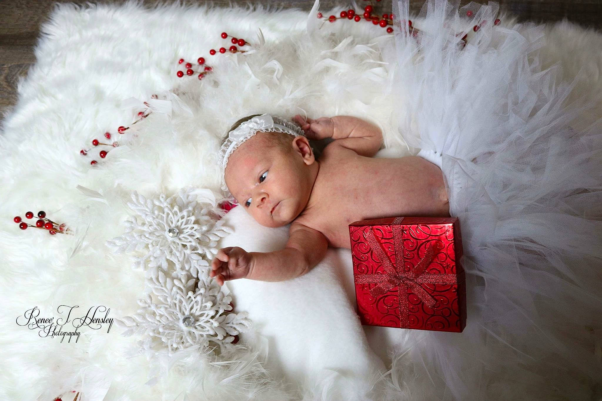 Freya is registered to the contest to win money with this photo: baby, child, fashion_accessory, hair_accessory, headpiece, person, photography, red, toddler