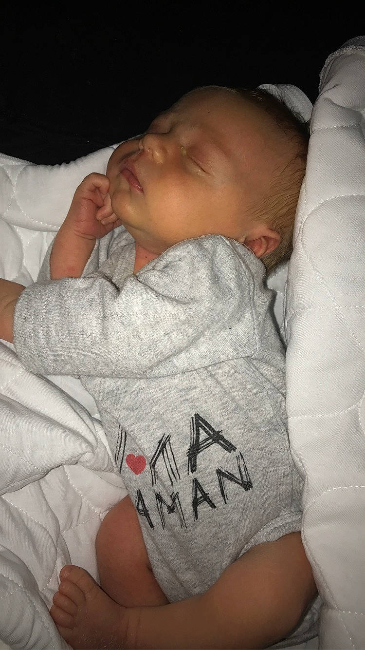 Maelann a rejoint le concours — aidez-le/la à gagner de superbes lots ! cheek, chin, comfort, ear, eye, eyebrow, face, forehead, hair, hairstyle, hand, head, human_body, lip, mouth, muscle, neck, nose, person, product