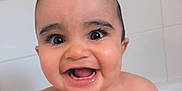 Zakaria a rejoint le concours — aidez-le/la à gagner de superbes lots ! baby, child, face, smile, eyes, wet, bathroom, skin, hand, joyful, cute, infant, expression, portrait, human, closeup, water, young, person, happy