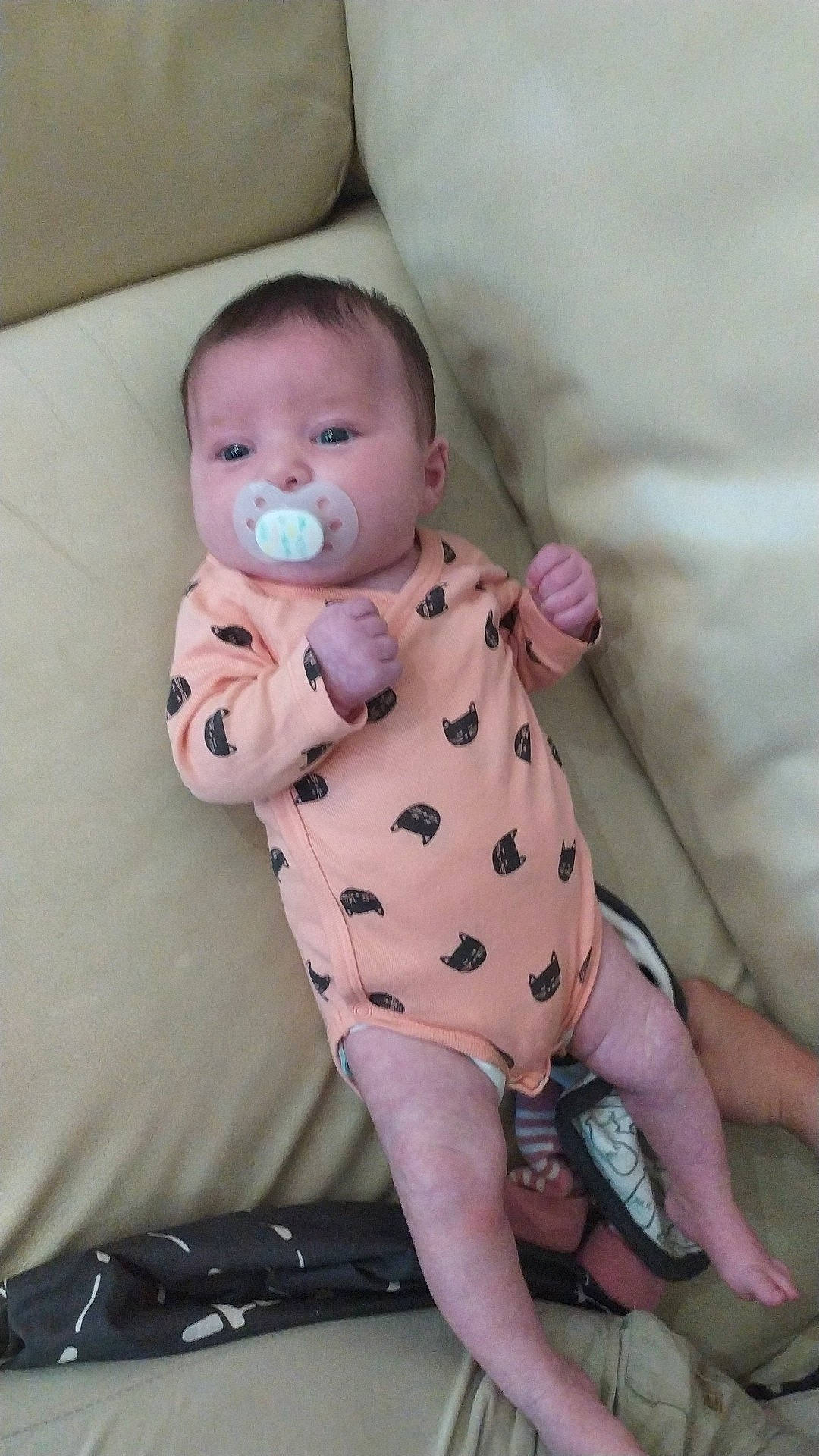 Emma a rejoint le concours — aidez-le/la à gagner de superbes lots ! baby, baby_products, child, person, pink, skin, toddler