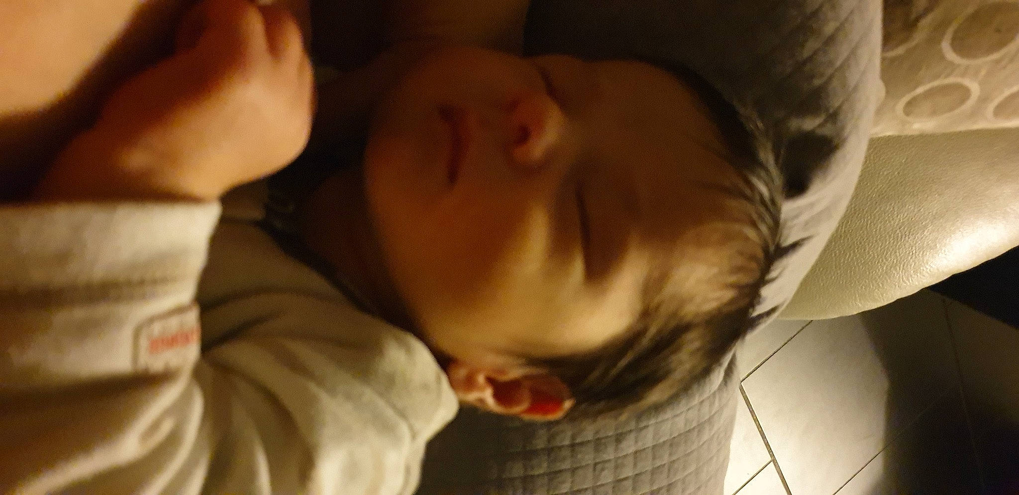 Paul participe au concours pour gagner de l'argent avec cette photo : baby, cheek, child, comfort, ear, eyebrow, eyelash, finger, forehead, fun, gesture, happy, lip, mammal, mouth, neck, nose, person, skin, toddler