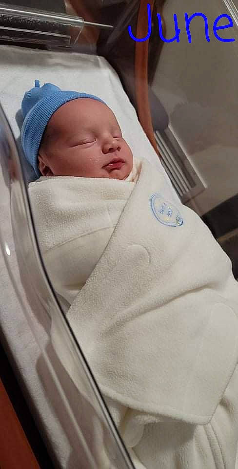 Draven is registered to the contest to win money with this photo: baby, baby_products, baby_safety, baby_toddler_clothing, cap, carmine, child, comfort, hat, linens, person, skin, thumb, toddler