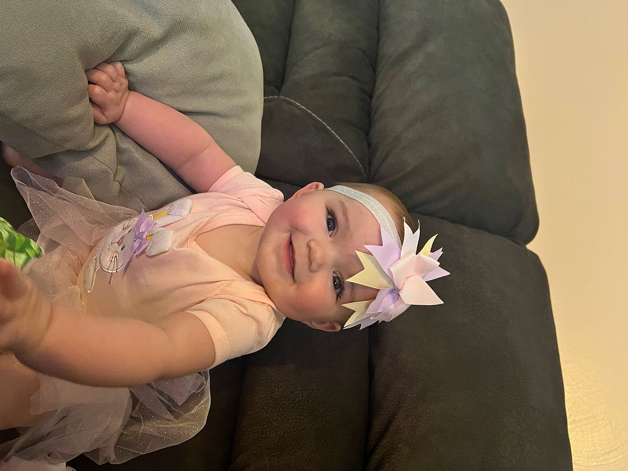 Guinevere is registered to the contest to win money with this photo: abdomen, chest, comfort, elbow, eye, eyelash, finger, gesture, happy, hat, head, headwear, human_body, joint, joy, neck, person, plant, shoulder, skin