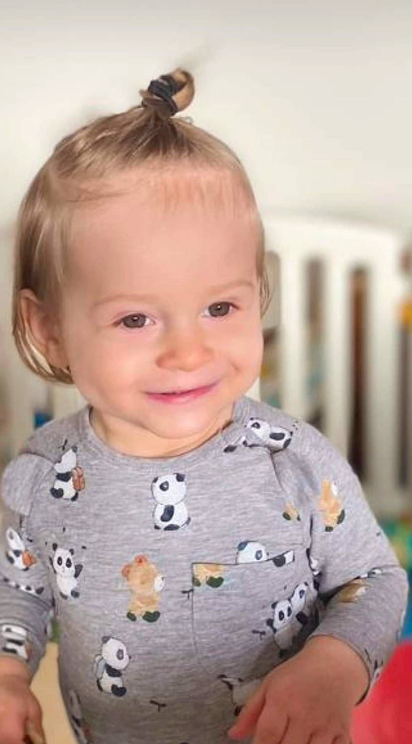 David-nicholas participe au concours pour gagner de l'argent avec cette photo : baby, baby_toddler_clothing, cheek, child, chin, eye, eyelash, face, happy, head, iris, joy, neck, outerwear, pattern, person, sitting, skin, sleeve, smile