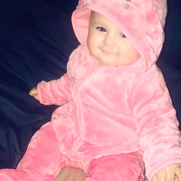 Noëlya a rejoint le concours — aidez-le/la à gagner de superbes lots ! child, costume, girl, hair_accessory, headgear, infant, peach, pink, product, skin, textile, toddler