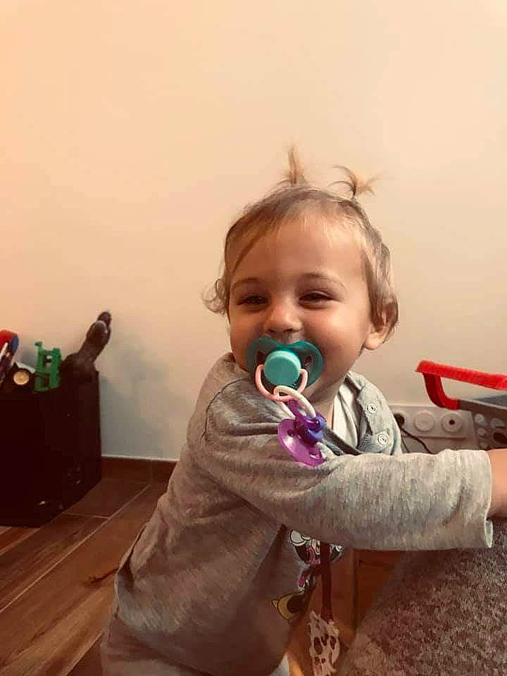 Tokyo participe au concours pour gagner de l'argent avec cette photo : arm, baby, child, fun, joy, nose, person, play, toddler