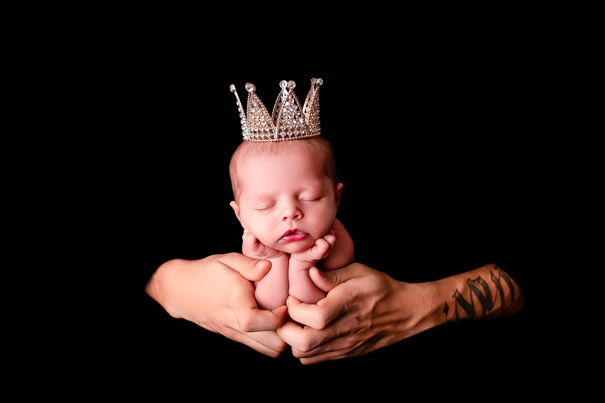 Valeria is registered to the contest to win money with this photo: baby, body_jewelry, child, crown, darkness, event, fashion_accessory, flash_photography, flesh, font, gesture, hair_accessory, happy, headpiece, jewellery, nail, person, thumb, tiara, toddler
