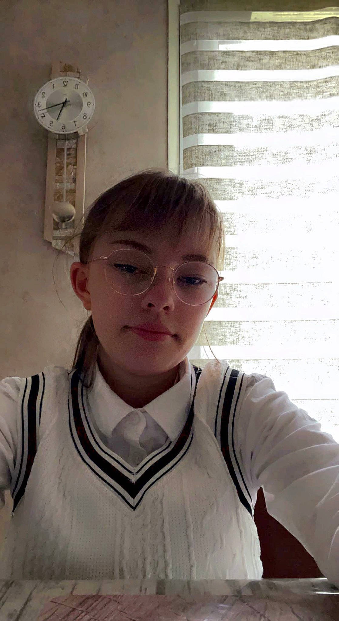 Armani a rejoint le concours — aidez-le/la à gagner de superbes lots ! cheek, clock, collar, crop, dress_shirt, eyelash, eyewear, forehead, jaw, neck, outerwear, person, room, selfie, shoulder, sleeve, t_shirt, uniform, vision_care, window