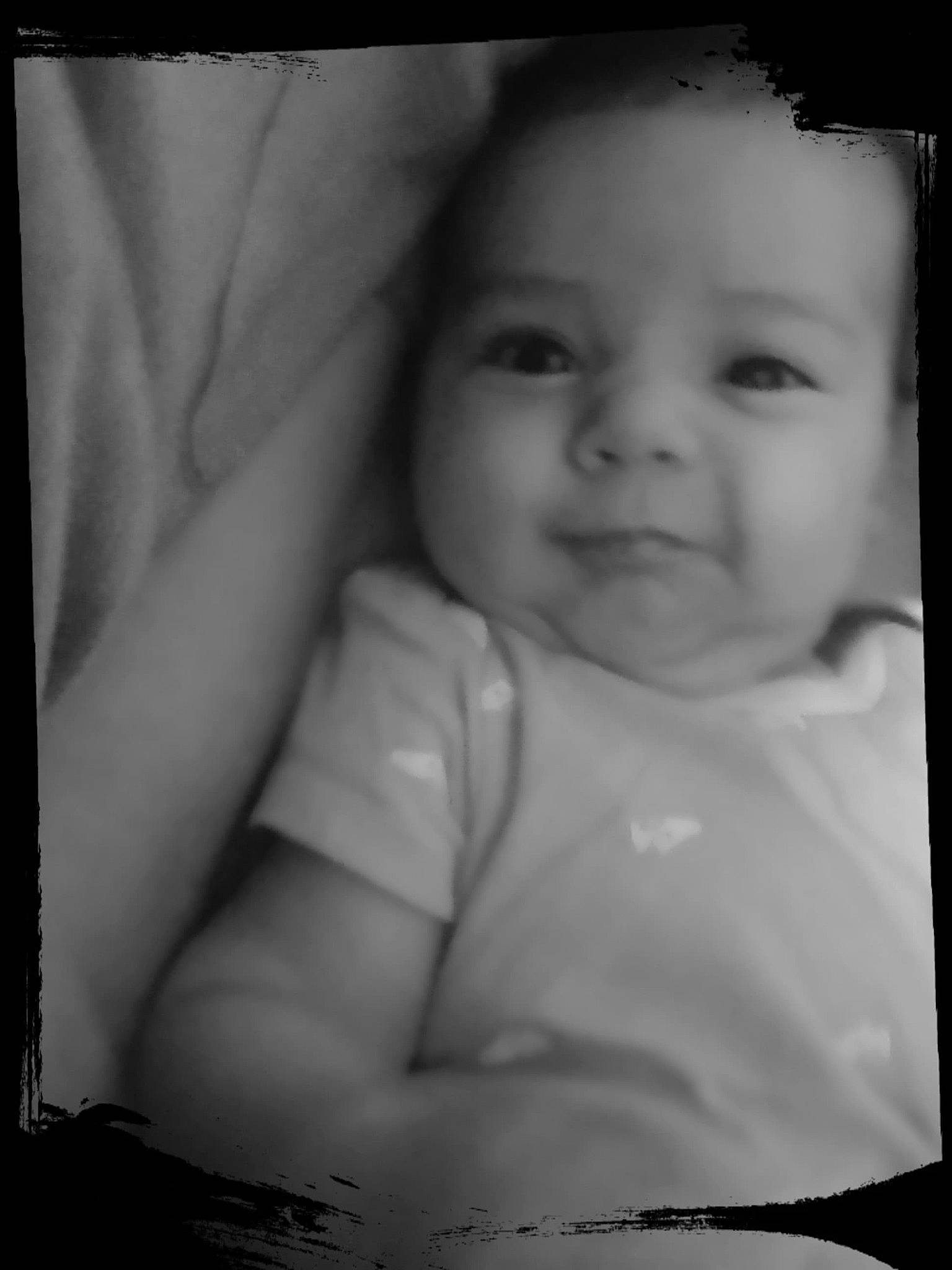 Dayana a rejoint le concours — aidez-le/la à gagner de superbes lots ! baby, beauty, black, black_and_white, cheek, child, chin, eye, face, facial_expression, head, lip, monochrome, monochrome_photography, nose, person, photograph, skin, smile, snapshot