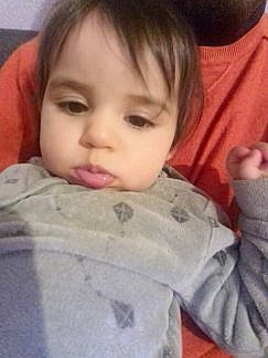 Dayana a rejoint le concours — aidez-le/la à gagner de superbes lots ! baby, beauty, cheek, child, chin, ear, eye, eyebrow, face, facial_expression, finger, forehead, hair, head, lip, mouth, nose, person, skin, smile