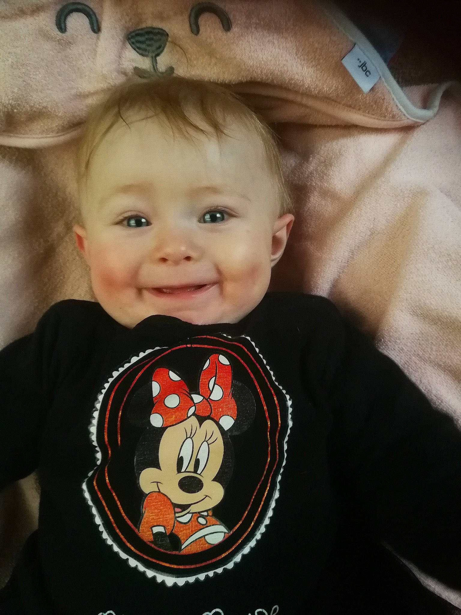 Joëline a rejoint le concours — aidez-le/la à gagner de superbes lots ! boy, cheek, child, eye, head, infant, joy, person, product, smile, toddler