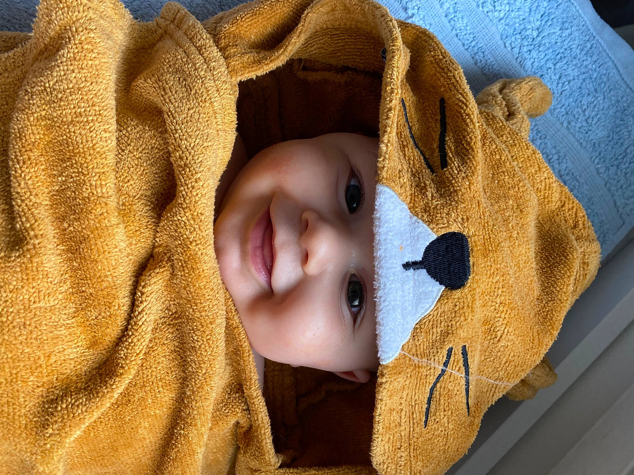 Maylann a rejoint le concours — aidez-le/la à gagner de superbes lots ! baby, baby_toddler_clothing, cheek, comfort, eye, eyebrow, eyelash, head, headgear, headwear, iris, joy, linens, lip, mammal, mouth, nose, outerwear, person, skin