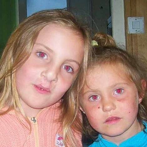 Emma Mangin a rejoint le concours — aidez-le/la à gagner de superbes lots ! blond, cheek, child, chin, eye, eyebrow, face, forehead, fun, hair, head, iris, lip, nose, organ, people, person, selfie, skin, toddler