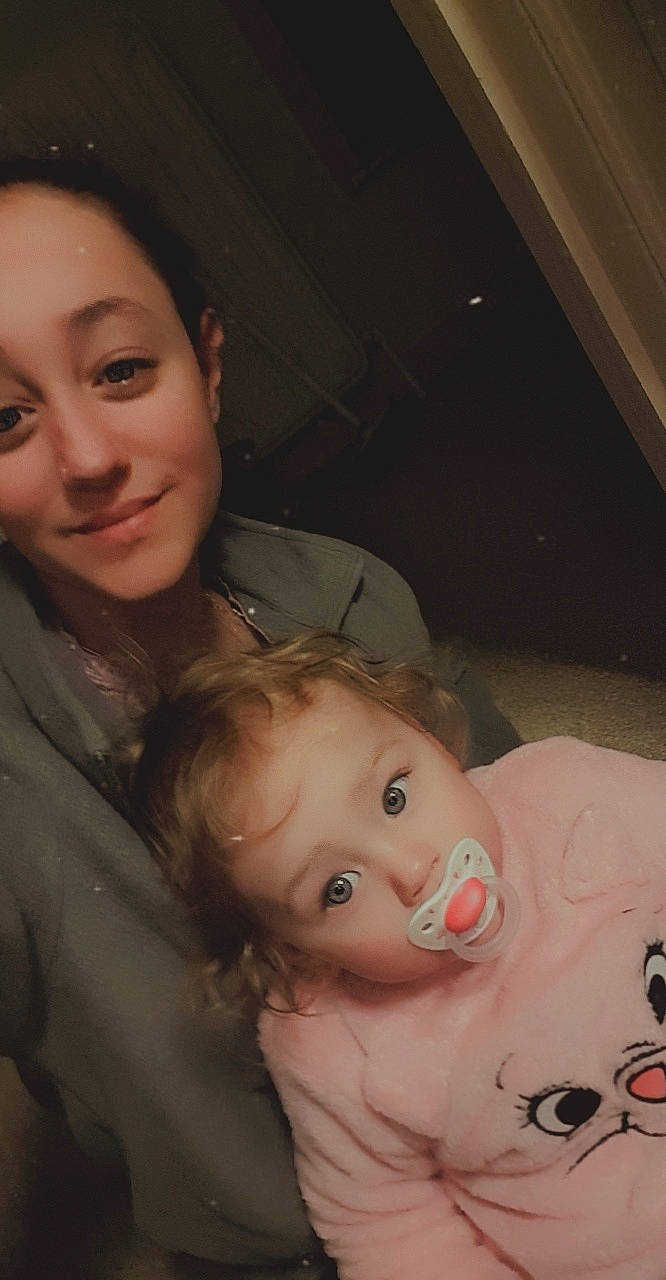 Léana participe au concours pour gagner de l'argent avec cette photo : baby, cheek, child, daughter, eye, eyebrow, face, fun, head, iris, joy, lip, mother, mouth, nose, person, photography, selfie, skin, smile