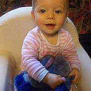 Nathalya participe au concours pour gagner de l'argent avec cette photo :