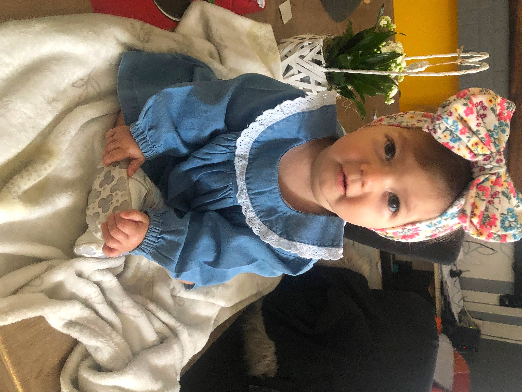 Valentina participe au concours pour gagner de l'argent avec cette photo : baby, baby_products, baby_toddler_clothing, child, comfort, costume, costume_hat, fashion_accessory, fun, hat, linens, outerwear, person, plant, sleeve, sun_hat, textile, toddler, tree