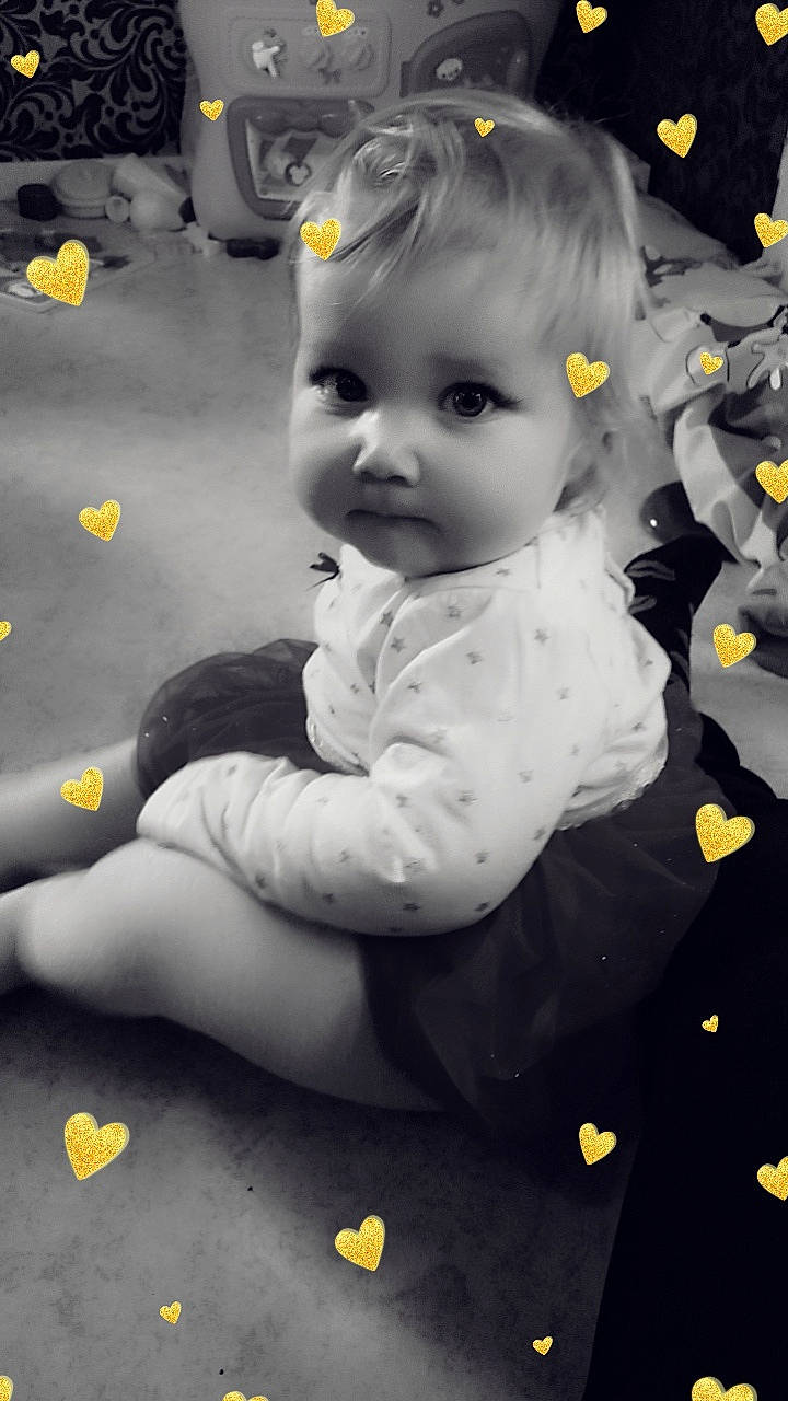 Lyna a rejoint le concours — aidez-le/la à gagner de superbes lots ! baby, black_and_white, cheek, child, eye, head, person, toddler