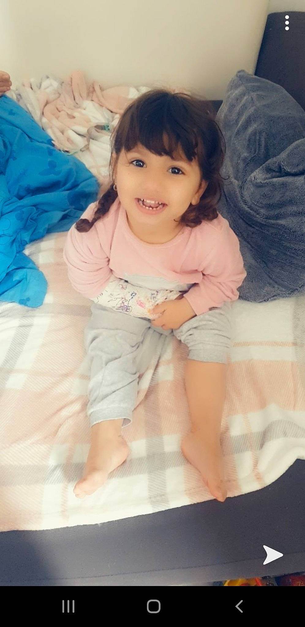 Chahinez a rejoint le concours — aidez-le/la à gagner de superbes lots ! baby, beauty, black_hair, cheek, child, daughter, eye, face, joy, nose, person, skin, smile, textile, toddler