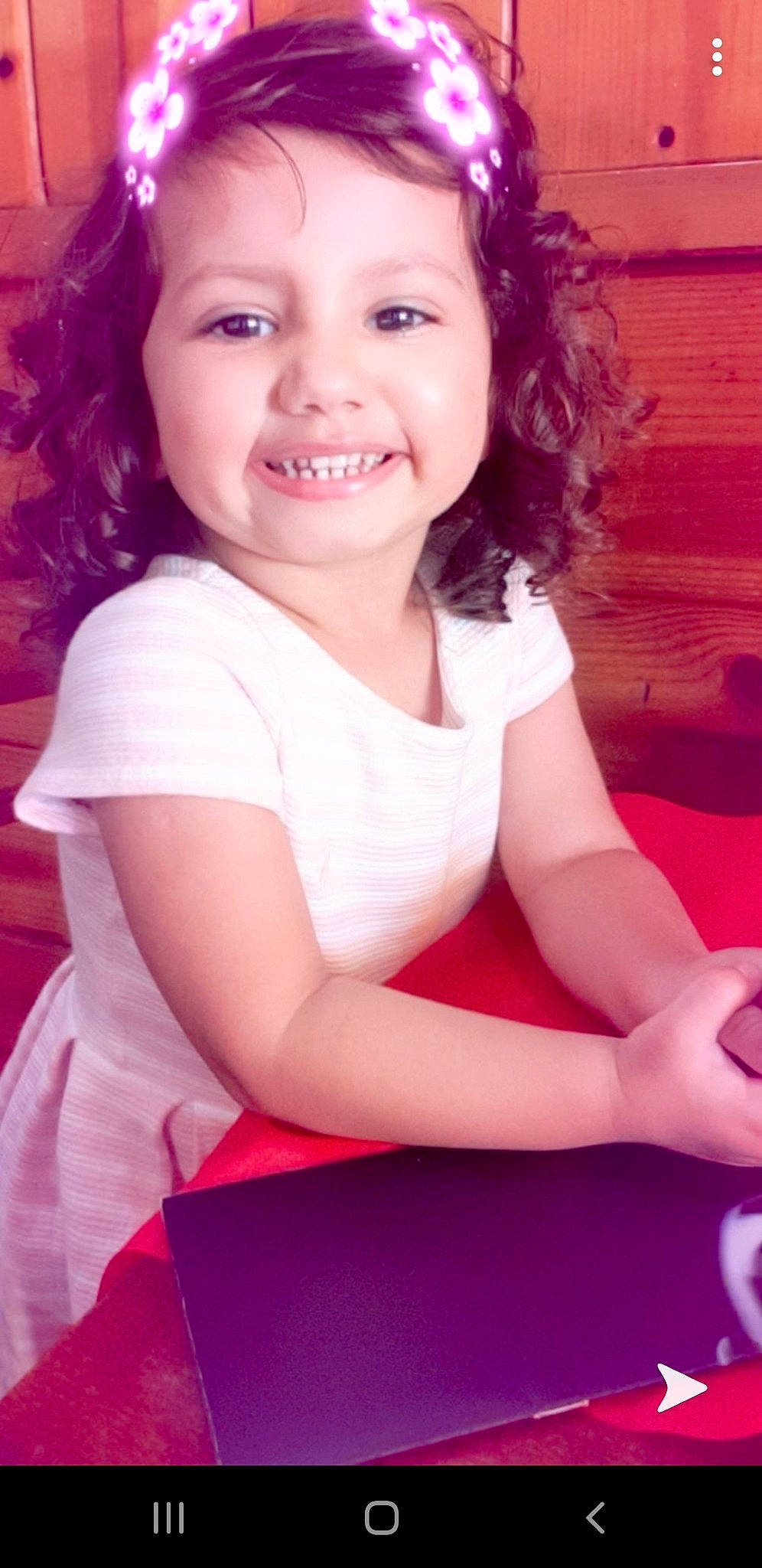 Chahinez a rejoint le concours — aidez-le/la à gagner de superbes lots ! beauty, brown_hair, cheek, child, child_model, chin, face, facial_expression, hair, happy, joy, lip, magenta, mouth, person, pink, sitting, skin, smile, toddler