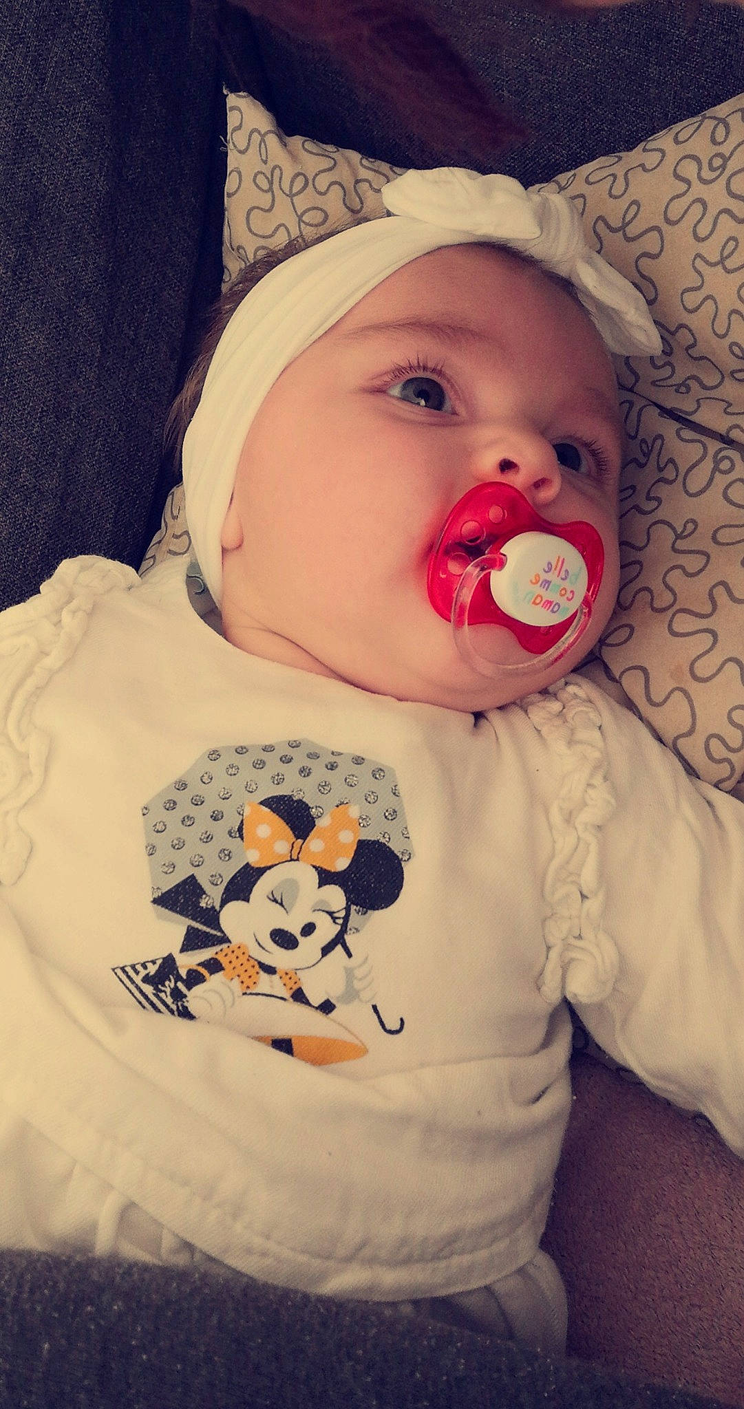 Lyna participe au concours pour gagner de l'argent avec cette photo : baby, baby_sleeping, baby_toddler_clothing, cheek, comfort, eye, face, facial_expression, happy, head, headwear, lip, mouth, nose, organ, person, product, skin, sleeve, textile