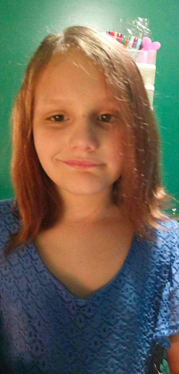 Amethyst is registered to the contest to win money with this photo: cheek, eye, eyebrow, eyelash, flash_photography, forehead, fun, hair, happy, head, iris, jaw, layered_hair, lip, long_hair, mouth, neck, nose, person, smile