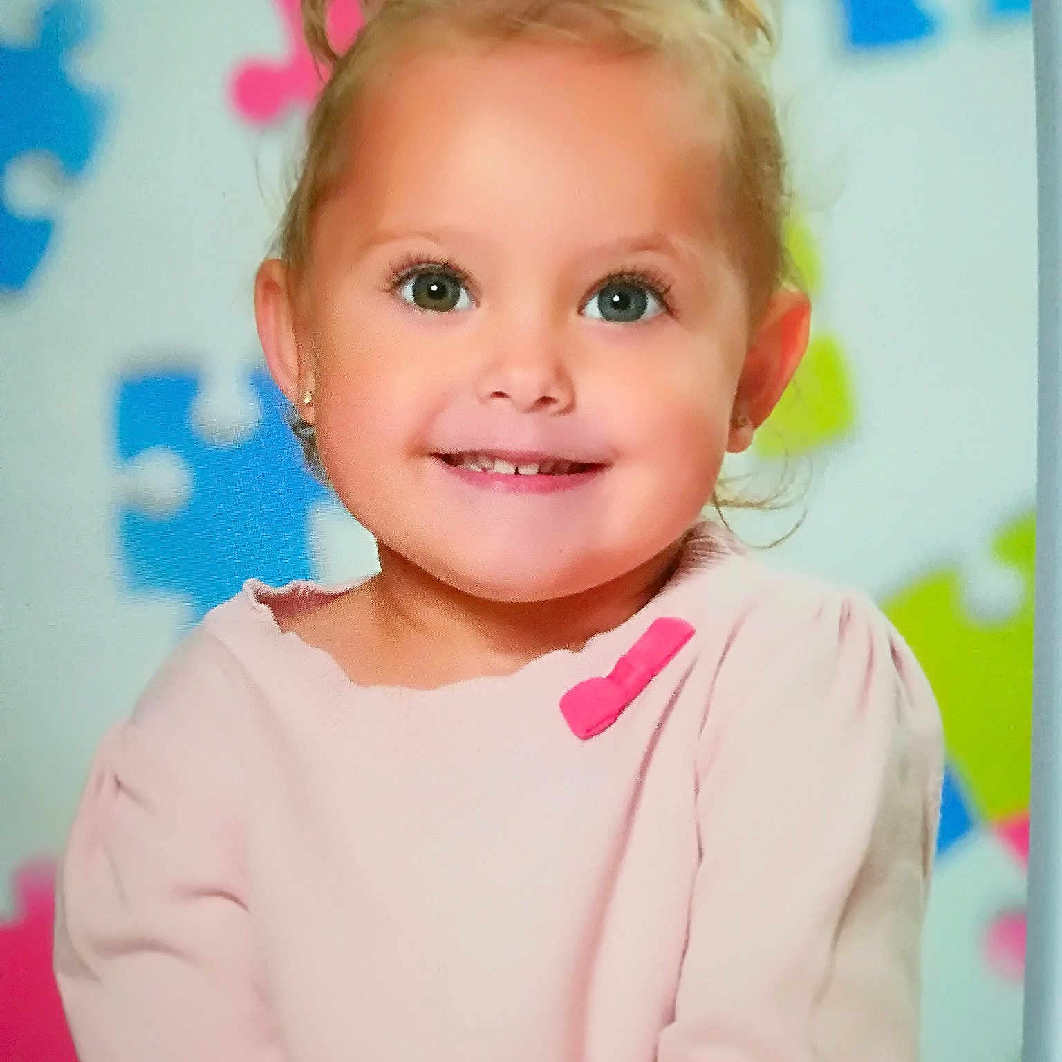 Tina a rejoint le concours — aidez-le/la à gagner de superbes lots ! blond, brown_hair, cheek, child, child_model, ear, girl, hair, hairstyle, human_hair_color, infant, joy, lip, person, pink, play, product, skin, smile, toddler