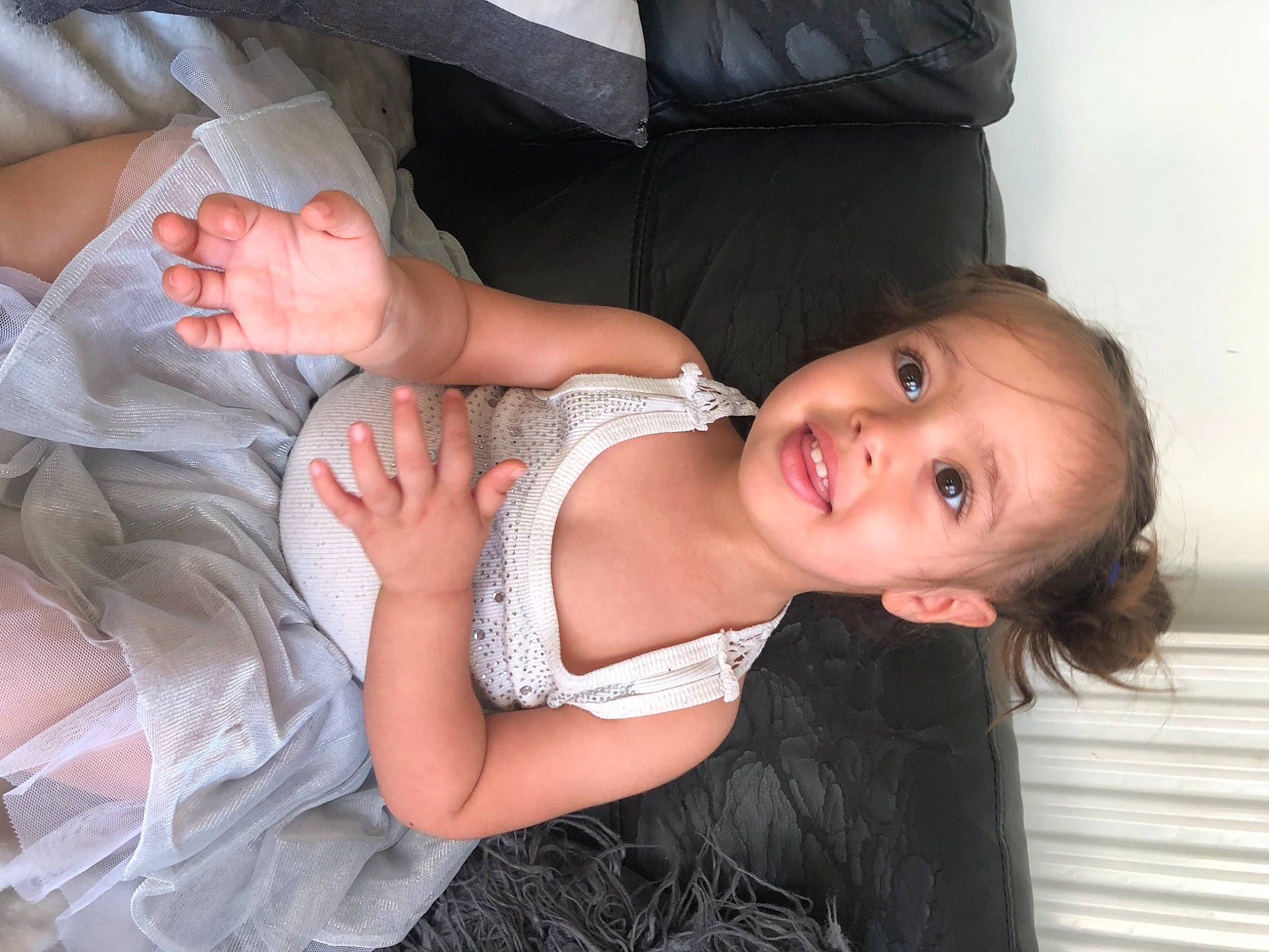 Dounia participe au concours pour gagner de l'argent avec cette photo : abdomen, arm, baby, baby_toddler_clothing, comfort, dress, face, finger, flash_photography, fun, gesture, hand, happy, iris, joy, mouth, muscle, person, skin, smile