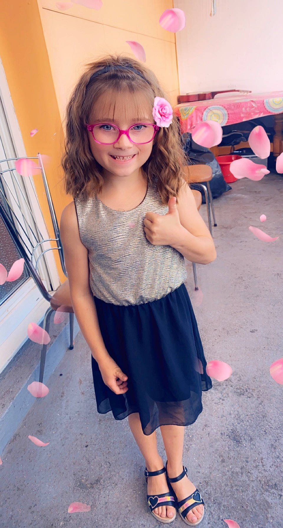 Mylene participe au concours pour gagner de l'argent avec cette photo : child, cool, eyewear, facial_expression, fun, hair, happy, joint, joy, long_hair, magenta, people, person, pink, purple, shoe, shoulder, skin, smile, thigh