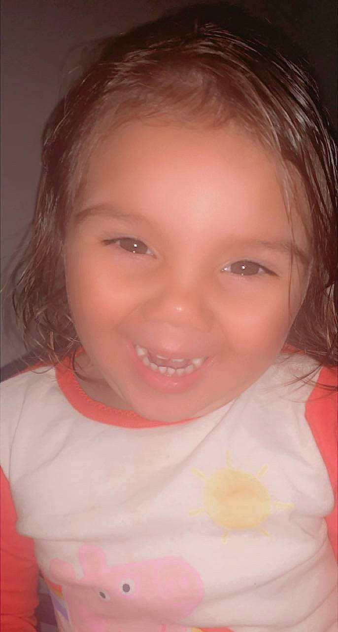 Ava is registered to the contest to win money with this photo: cheek, chin, ear, eye, eyebrow, eyelash, flash_photography, forehead, hair, hand, happy, iris, jaw, joy, lip, mouth, neck, nose, person, skin