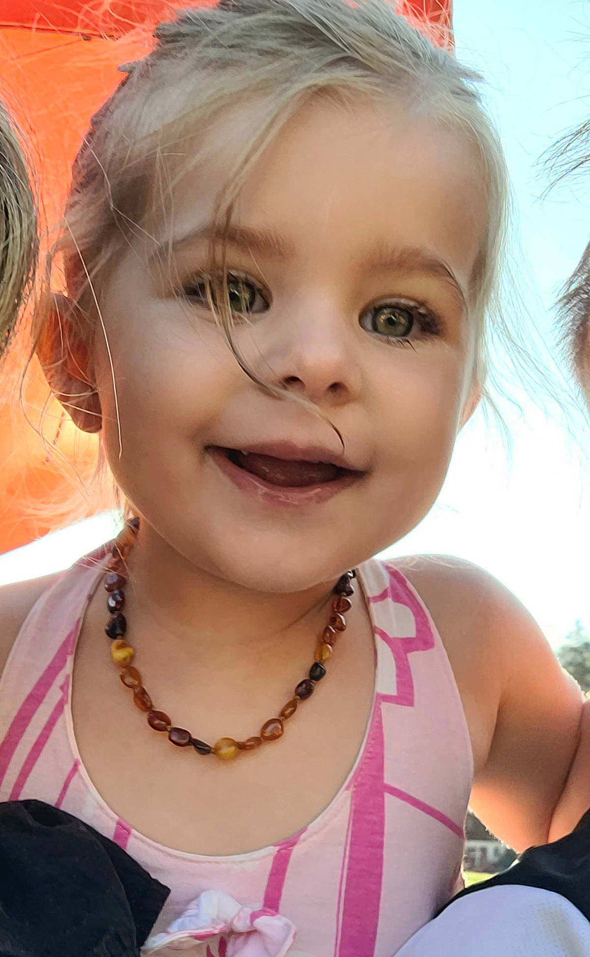 Léana participe au concours pour gagner de l'argent avec cette photo : cheek, chin, cool, eye, eyebrow, eyelash, face, hair, happy, head, iris, jaw, joy, lip, lipstick, mouth, neck, nose, person, pink