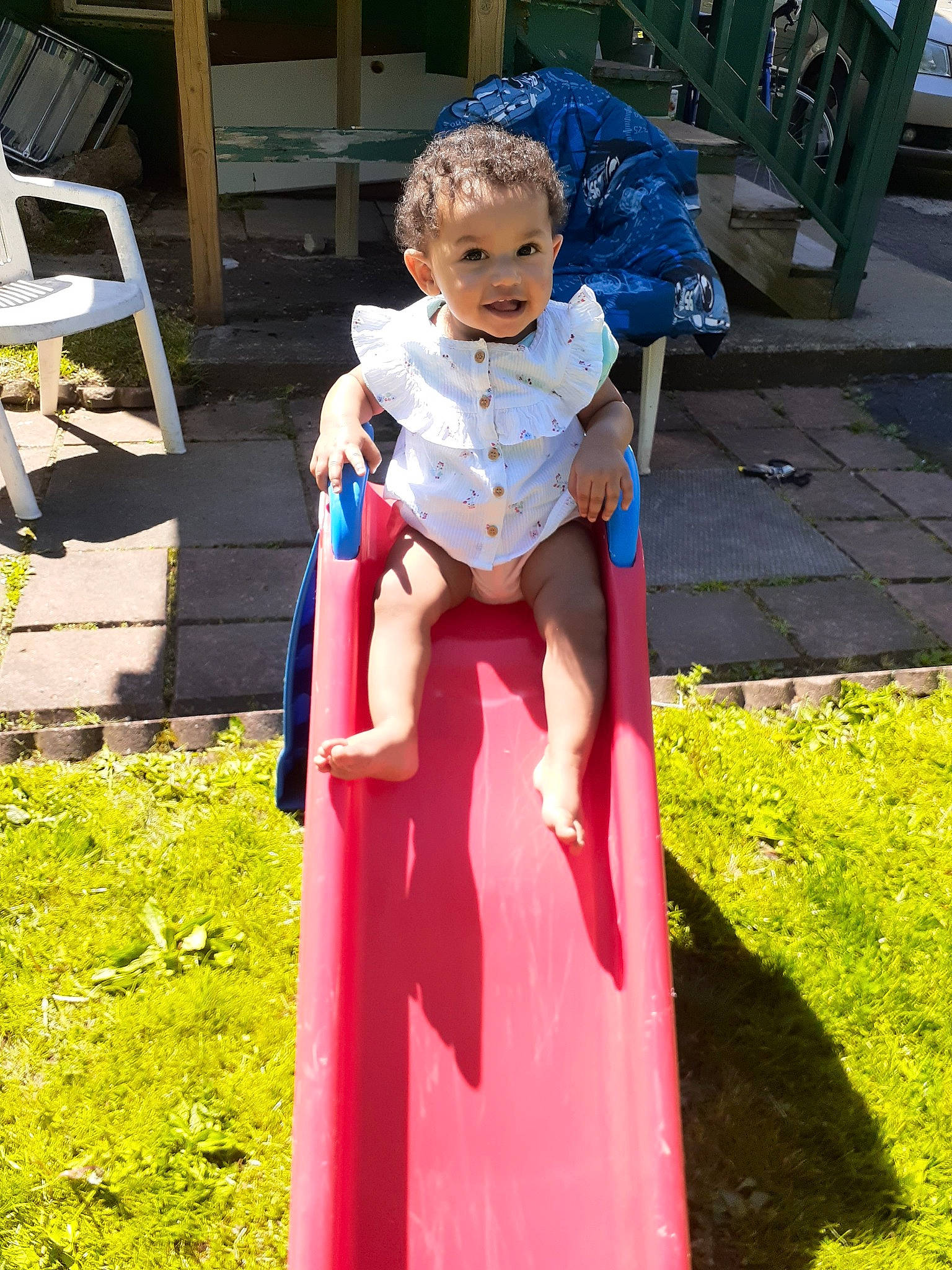 Katalena is registered to the contest to win money with this photo: child, costume, outerwear, person