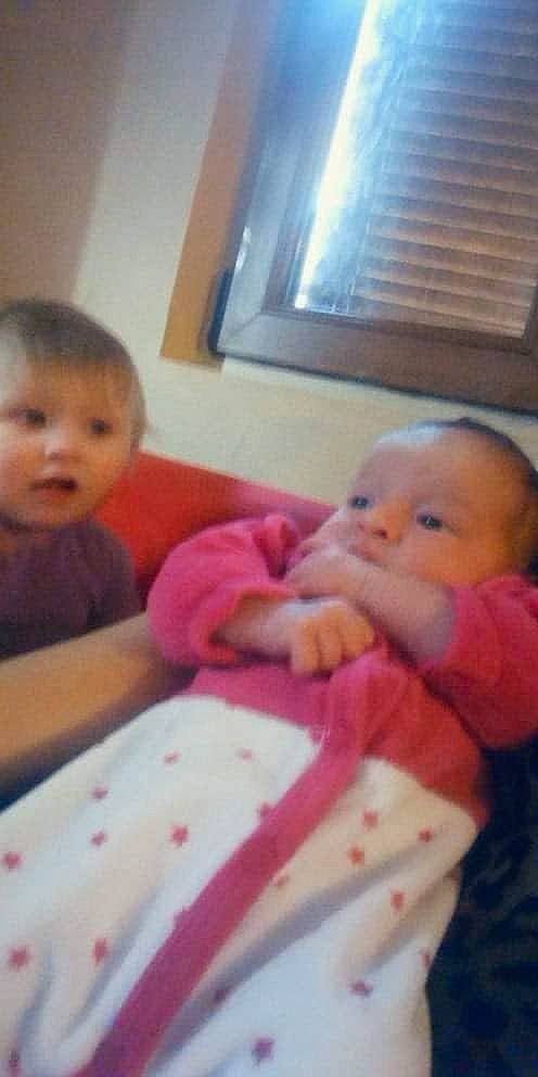 Djélianna participe au concours pour gagner de l'argent avec cette photo : baby, baby_toddler_clothing, cheek, comfort, ear, eye, eyebrow, face, finger, happy, iris, lip, mouth, muscle, nose, organ, person, skin, thumb, toddler