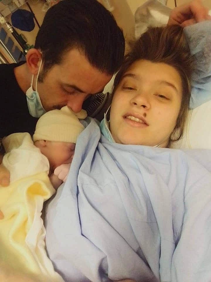 Sébastien a rejoint le concours — aidez-le/la à gagner de superbes lots ! baby, cheek, child, comfort, ear, event, eye, eyebrow, facial_expression, finger, gesture, happy, interaction, mammal, mouth, nose, person, skin, smile, thumb