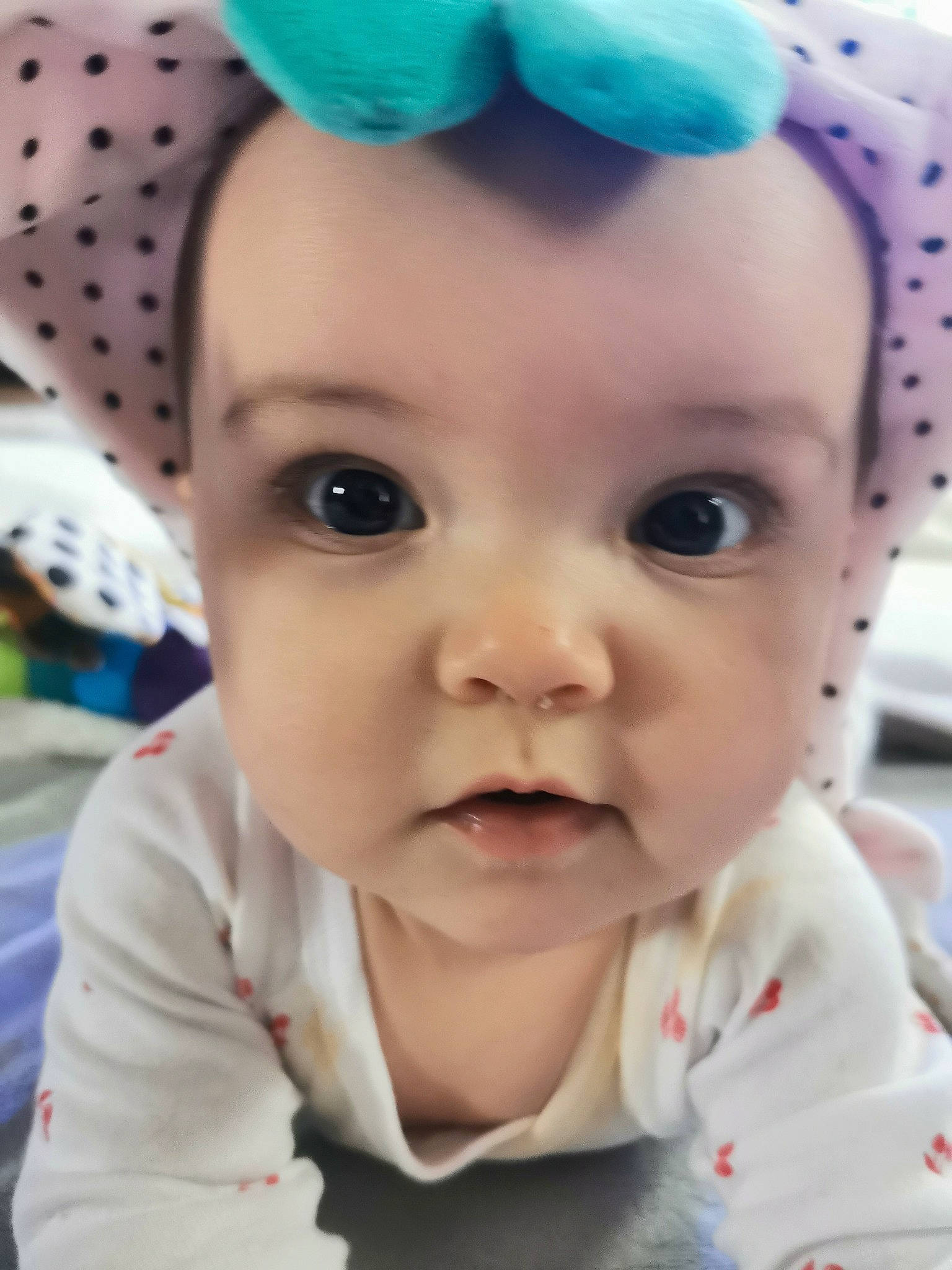 Idalina a rejoint le concours — aidez-le/la à gagner de superbes lots ! baby, beauty, cheek, child, cool, ear, eye, eyebrow, face, facial_expression, forehead, fun, hair_accessory, head, headgear, lip, nose, person, skin, smile