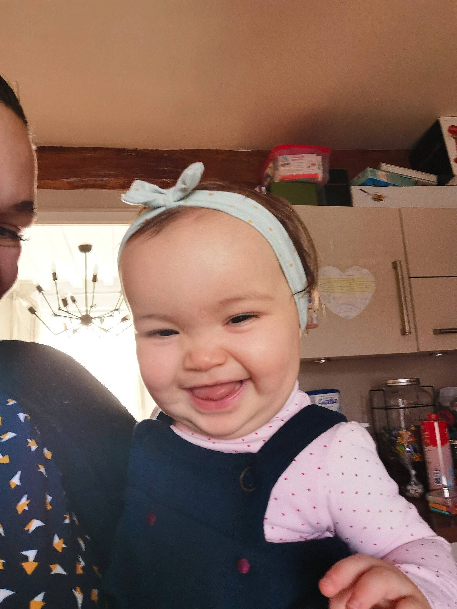 Idalina participe au concours pour gagner de l'argent avec cette photo : baby, cheek, child, ear, face, fashion_accessory, forehead, hair_accessory, happy, head, headband, headgear, joy, person, skin, smile, toddler