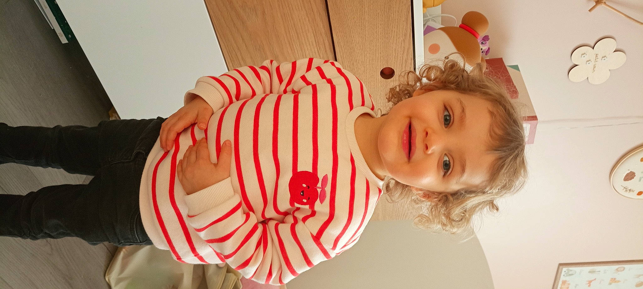 Lyana a rejoint le concours — aidez-le/la à gagner de superbes lots ! baby, baby_toddler_clothing, cheek, child, dress, elbow, eye, fashion_accessory, happy, head, headgear, human_body, joy, mouth, person, pink, product, room, skin, sleeve