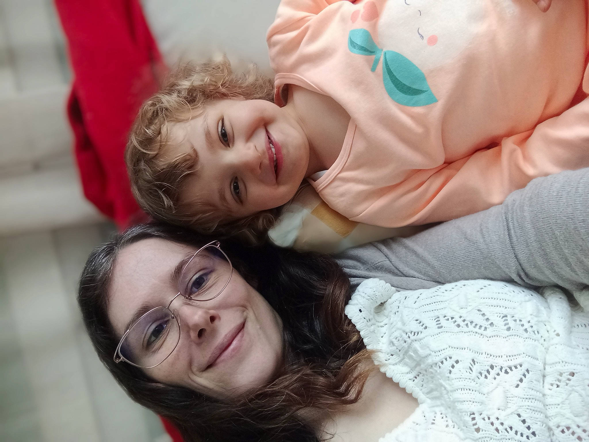 Lyana a rejoint le concours — aidez-le/la à gagner de superbes lots ! beauty, blond, child, comfort, event, eye, face, flash_photography, fun, gesture, grass, happy, joy, mouth, people, person, photograph, skin, smile, toddler