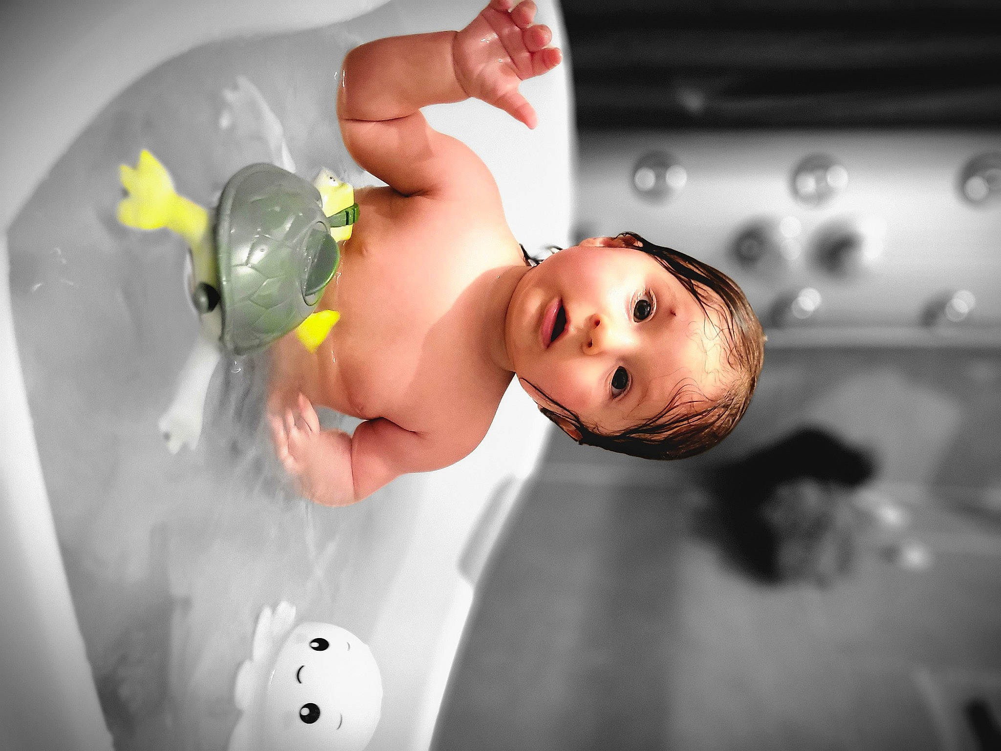 Lucia a rejoint le concours — aidez-le/la à gagner de superbes lots ! abdomen, baby, barechested, bathing, chest, child, elbow, eyelash, flash_photography, fun, happy, indoor_games_and_sports, leisure, liquid_bubble, person, personal_protective_equipment, recreation, surprise, swimming_pool, toddler