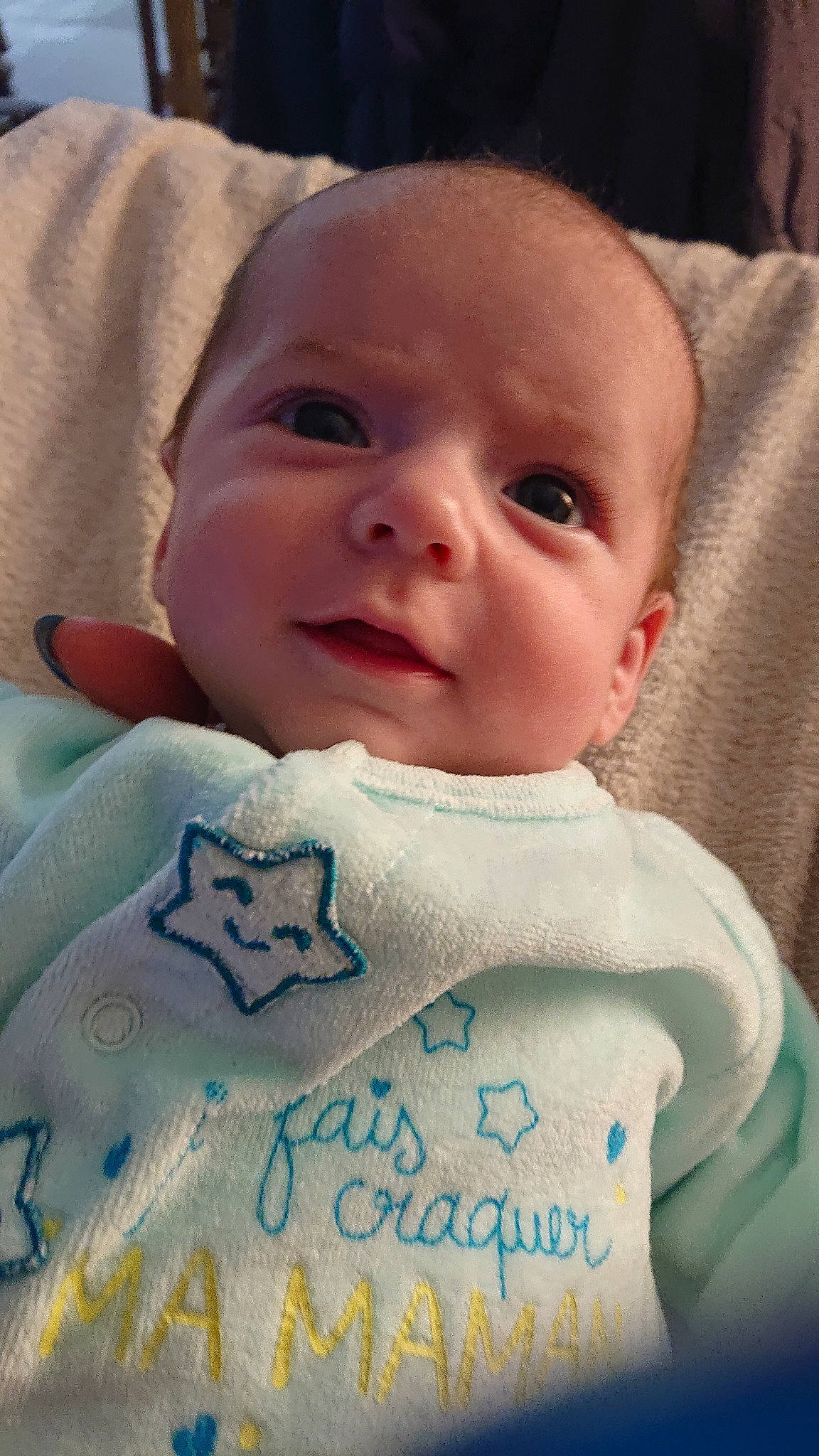 Océanne a rejoint le concours — aidez-le/la à gagner de superbes lots ! baby, baby_products, bedtime, cheek, child, chin, face, facial_expression, forehead, head, lip, mouth, nose, person, skin, smile, textile, toddler