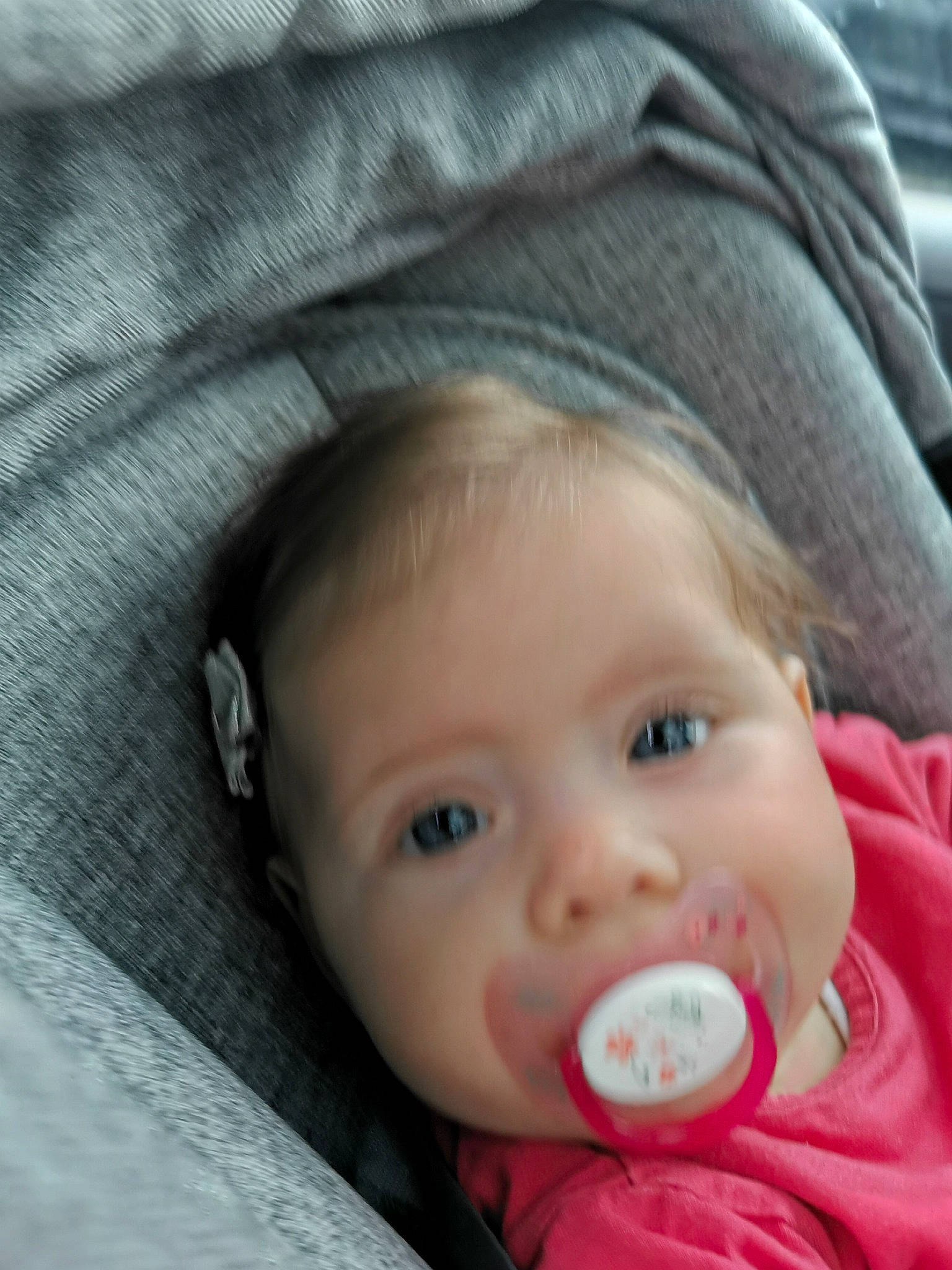 Jeanne participe au concours pour gagner de l'argent avec cette photo : cheek, chin, comfort, ear, eye, eyebrow, eyelash, face, hair, head, human_body, iris, jaw, lip, mouth, nose, organ, person, photograph, skin