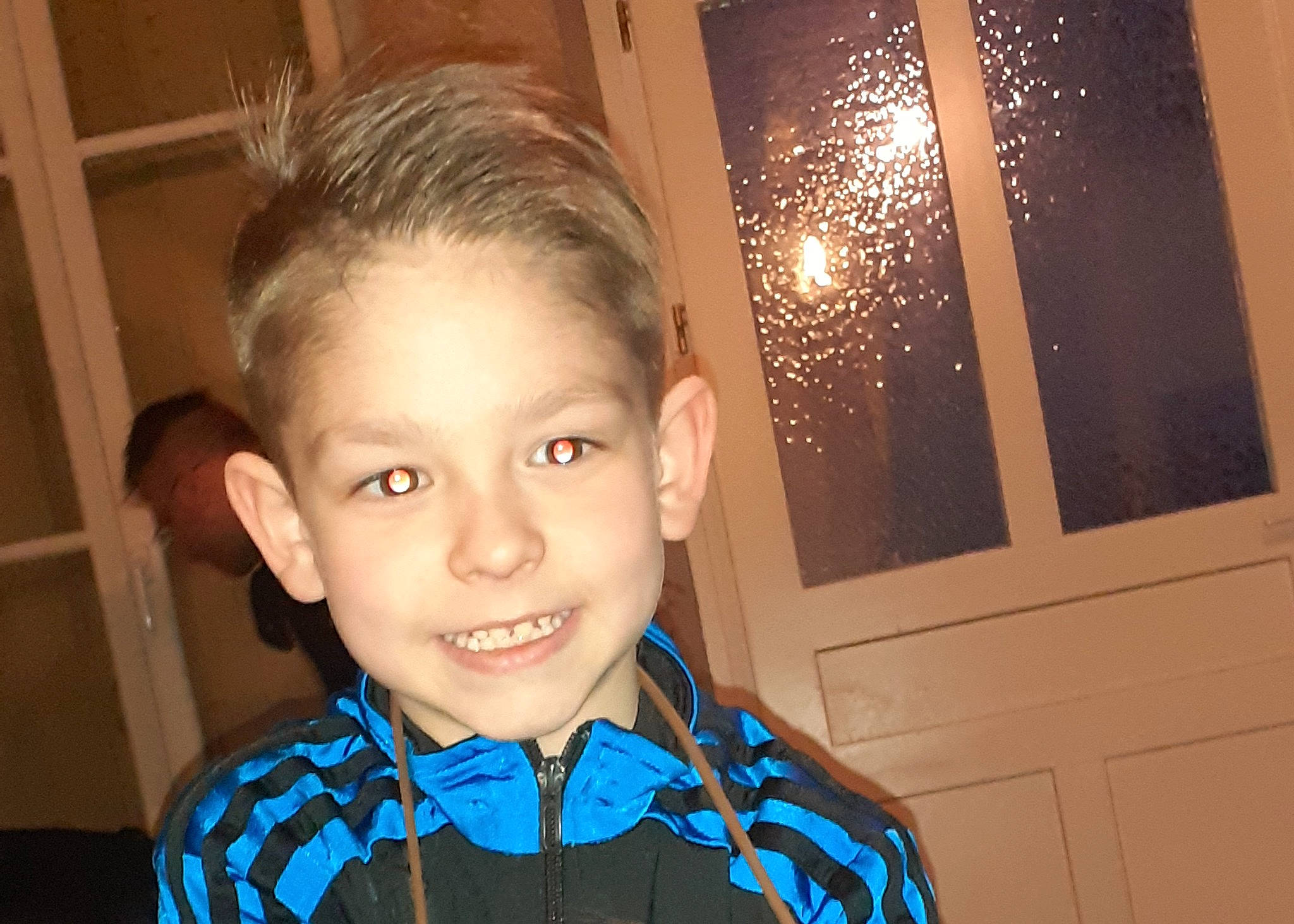 Tahïs a rejoint le concours — aidez-le/la à gagner de superbes lots ! cheek, chin, clothing, ear, eye, eyebrow, face, forehead, hair, hairstyle, head, human_body, iris, jaw, joy, lip, mouth, neck, nose, person